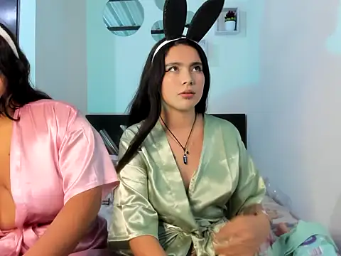 Snapshot of Twodirtyteens18 chatting on October 21, 2025, 11:49 pm Twodirtyteens18 online show from October 21, 2025, 11:49 pm