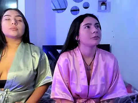 Snapshot of Twodirtyteens18 chatting on November 2, 2025, 9:06 pm Twodirtyteens18 online show from November 2, 2025, 9:06 pm