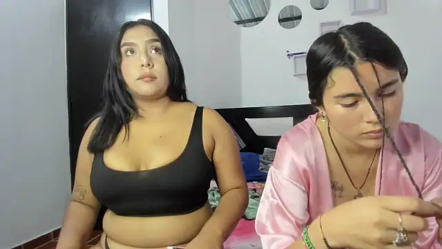 Snapshot of Twodirtyteens18 chatting on November 9, 2025, 8:40 pm Twodirtyteens18 online show from November 9, 2025, 8:40 pm