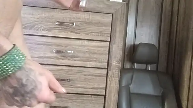 Snapshot of alphacloudGod chatting on November 15, 2025, 7:10 pm alphacloudGod online show from November 15, 2025, 7:10 pm