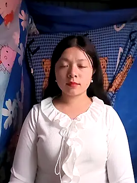 lisa-bae00 online show from February 18, 2026, 12:01 pm