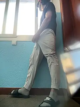 Paapii1098 online show from April 18, 2026, 1:15 pm