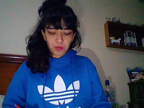 Snapshot of RedVelvet420 chatting on October 23, 2025, 2:33 am RedVelvet420 online show from October 23, 2025, 2:33 am