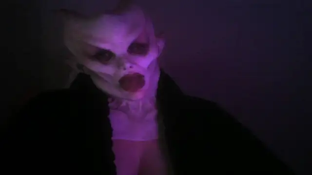 GothQueenCatrianna online show from November 16, 2025, 5:02 am