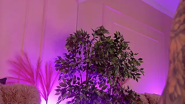 CrystalRedx online show from January 9, 2026, 6:05 am