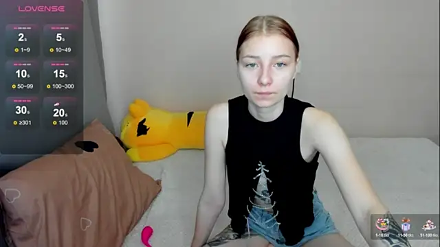 NaughtyBunny1  online show from November 12, 2025, 7:09 am