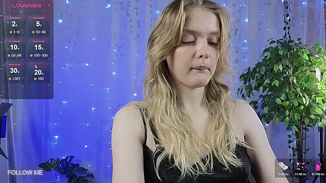 Slay Blonde online show from October 27, 2025, 6:17 am