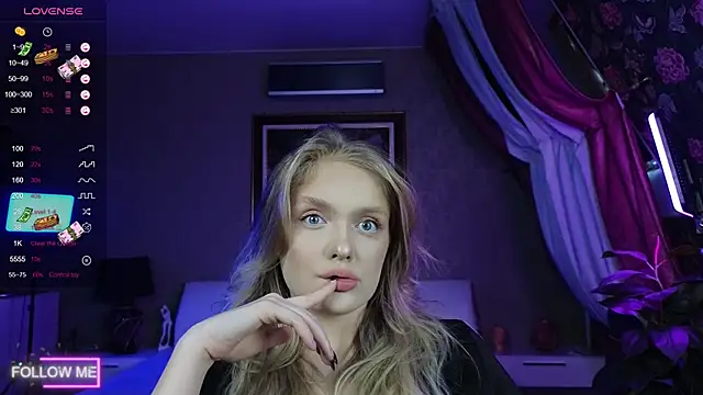 Slay Blonde online show from November 11, 2025, 11:32 am