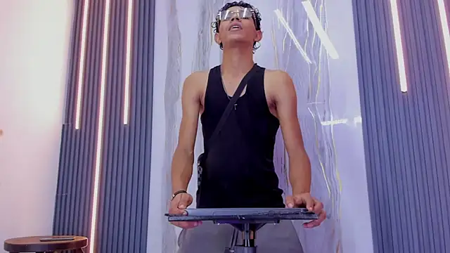 Snapshot of Sex_Boy_33_ chatting on November 2, 2025, 9:17 pm Sex Boy 33 online show from November 2, 2025, 9:17 pm