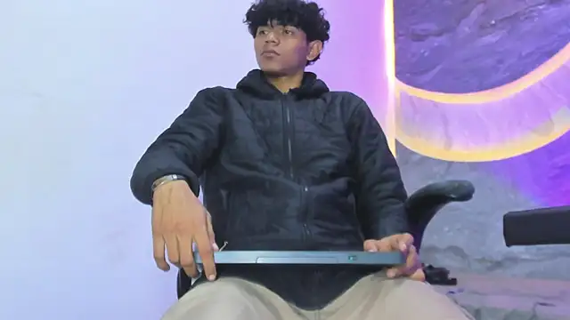 Snapshot of Sex_Boy_33_ chatting on November 20, 2025, 4:45 am Sex Boy 33 online show from November 20, 2025, 4:45 am