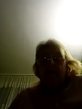 AmyLove353 online show from December 18, 2025, 4:07 am