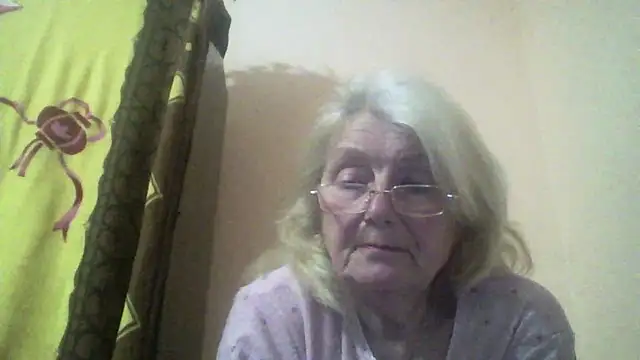 AmyLove353 online show from March 17, 2026, 9:40 pm