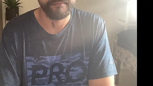 Snapshot of MakeMeAwareAah chatting on December 14, 2025, 9:36 am MakeMeAwareAah online show from December 14, 2025, 9:36 am