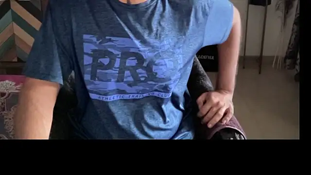 Snapshot of MakeMeAwareAah chatting on January 11, 2026, 2:05 am MakeMeAwareAah online show from January 11, 2026, 2:05 am