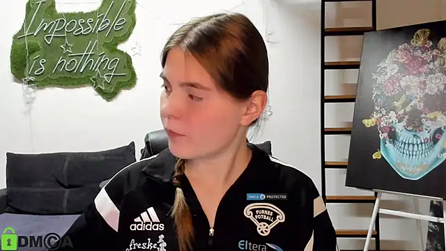 MiraaBloom online show from April 19, 2026, 2:05 pm