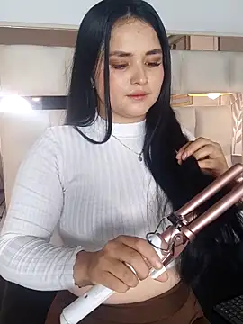 VickyJones  online show from November 18, 2025, 11:36 am