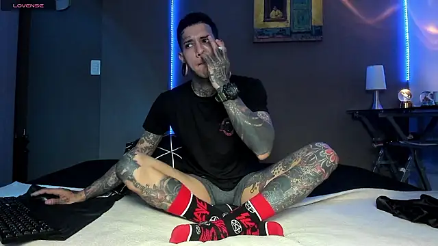 cleoo jhonny online show from March 14, 2026, 1:01 am