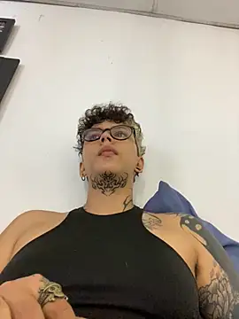 Abby Evanns1 online show from November 15, 2025, 3:52 pm