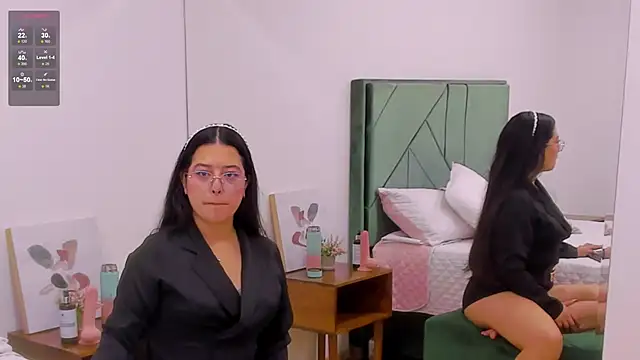 Snapshot of AmberSousa chatting on November 7, 2025, 11:43 am AmberSousa online show from November 7, 2025, 11:43 am