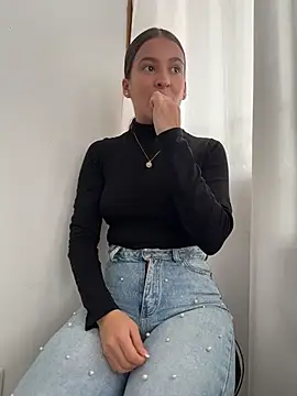 Talia Bonet online show from June 12, 2026, 3:33 pm