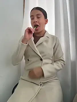 Talia Bonet online show from June 18, 2026, 3:16 pm