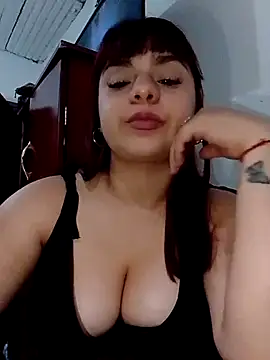 Tizi 04 online show from November 7, 2025, 10:54 pm