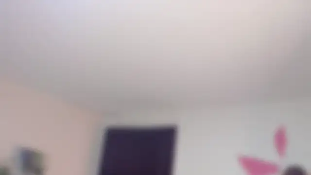 Snapshot of YariRose chatting on May 9, 2026, 2:44 pm YariRose online show from May 9, 2026, 2:44 pm