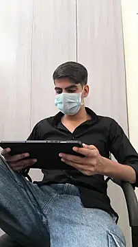 Snapshot of adi8210 chatting on December 3, 2025, 7:05 am adi8210 online show from December 3, 2025, 7:05 am