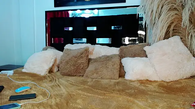 AmberBlazzee online show from November 7, 2025, 6:46 am