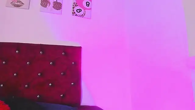 kittymonroe1 online show from July 16, 2026, 5:52 pm