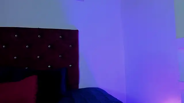 kittymonroe1 online show from July 24, 2026, 5:33 pm