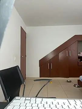 Selena Roa online show from November 25, 2025, 2:06 pm