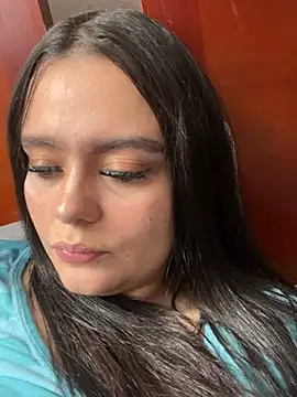 Selena Roa online show from April 15, 2026, 7:58 pm