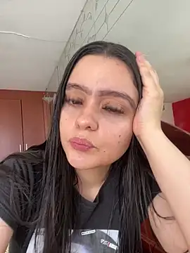 Selena Roa online show from April 19, 2026, 4:39 pm