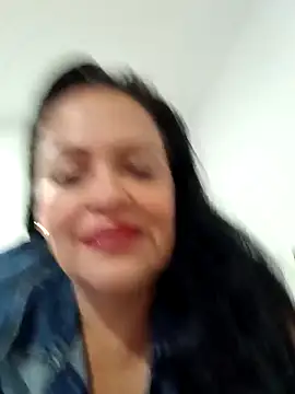 Snapshot of viviana-sexi chatting on November 12, 2025, 12:22 am viviana-sexi online show from November 12, 2025, 12:22 am