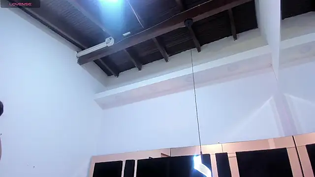 mirandaduboiss online show from February 25, 2026, 5:11 pm