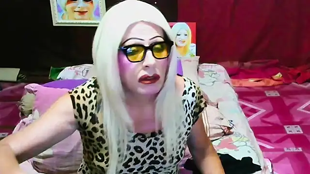 horni4luv online show from April 18, 2026, 9:04 pm