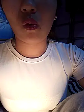 -Lanaa- online show from March 7, 2026, 10:51 pm