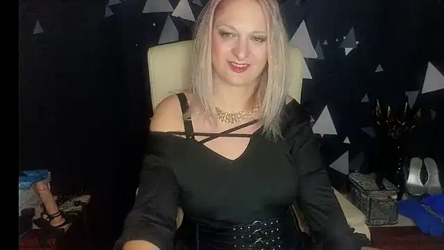 Snapshot of MonicaMis chatting on December 4, 2025, 4:05 pm MonicaMis online show from December 4, 2025, 4:05 pm