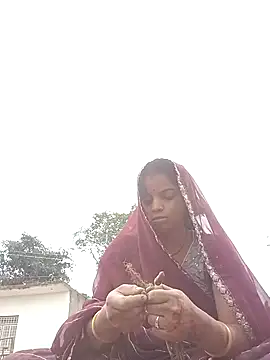 Snapshot of Poonam_cute chatting on October 31, 2025, 7:42 am Poonam cute online show from October 31, 2025, 7:42 am