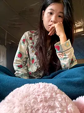 ninixinh online show from October 24, 2025, 2:41 am