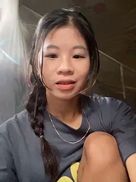 ninixinh online show from October 25, 2025, 2:52 am