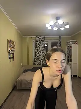 girls n roses online show from November 3, 2025, 3:35 pm