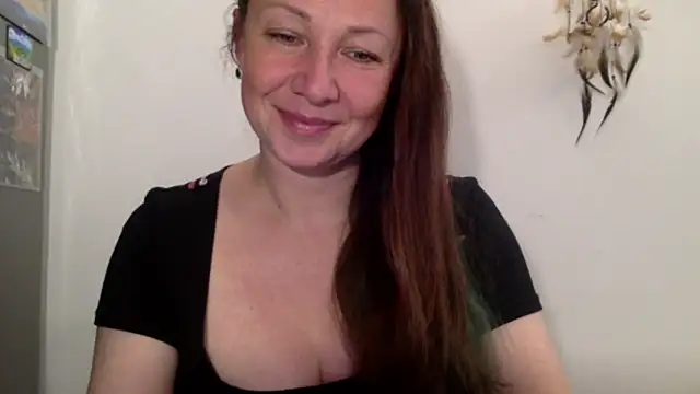 LucyTop online show from October 22, 2025, 2:17 pm