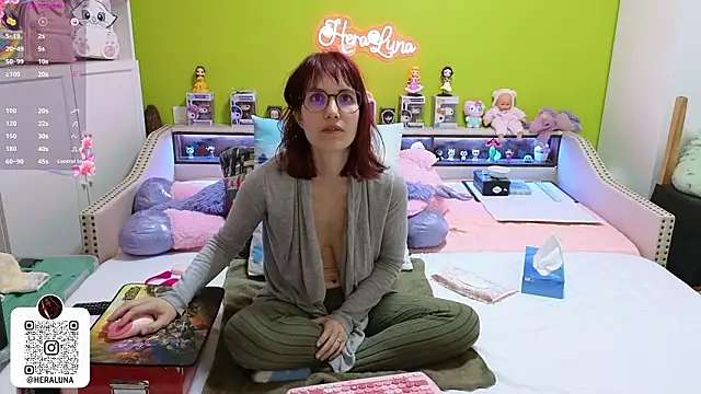  HeraLuna  online show from March 13, 2026, 10:05 pm