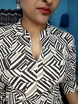 Snapshot of CoupleShow_432 chatting on February 4, 2026, 1:06 pm CoupleShow 432 online show from February 4, 2026, 1:06 pm