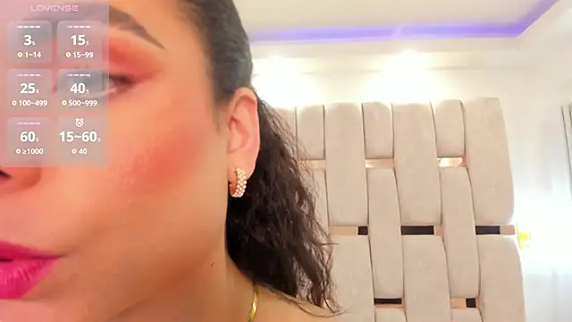 agatha mendoza  online show from October 29, 2025, 4:31 pm