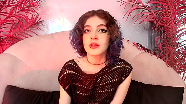 Tina Holden online show from October 30, 2025, 7:36 pm