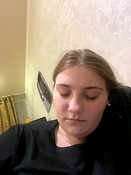 Emily Sweety   online show from October 30, 2025, 6:19 pm