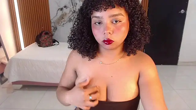 rosselyn  online show from October 30, 2025, 7:25 pm